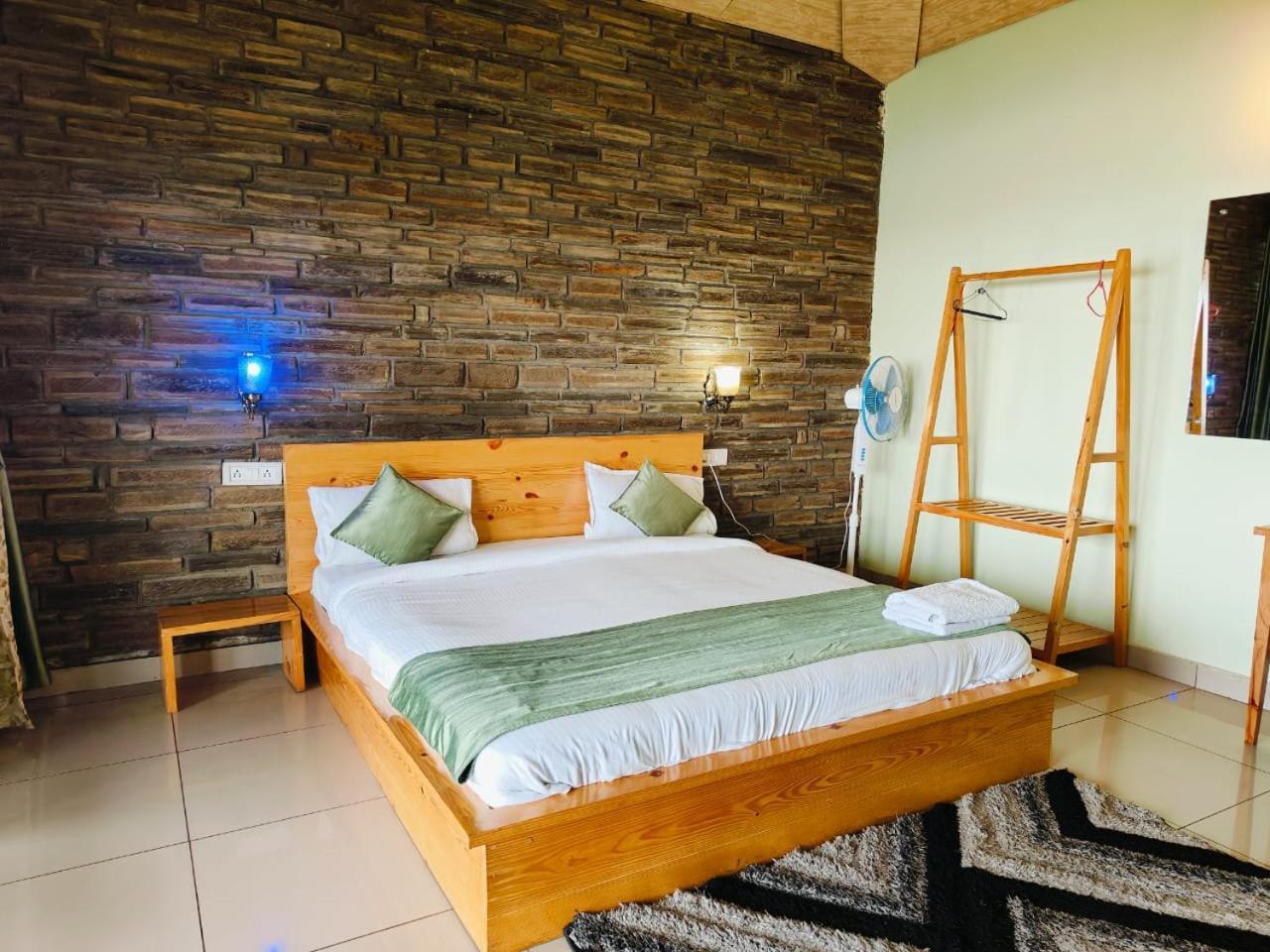 Rudra Retreat Hotel Hawalbagh Room photo